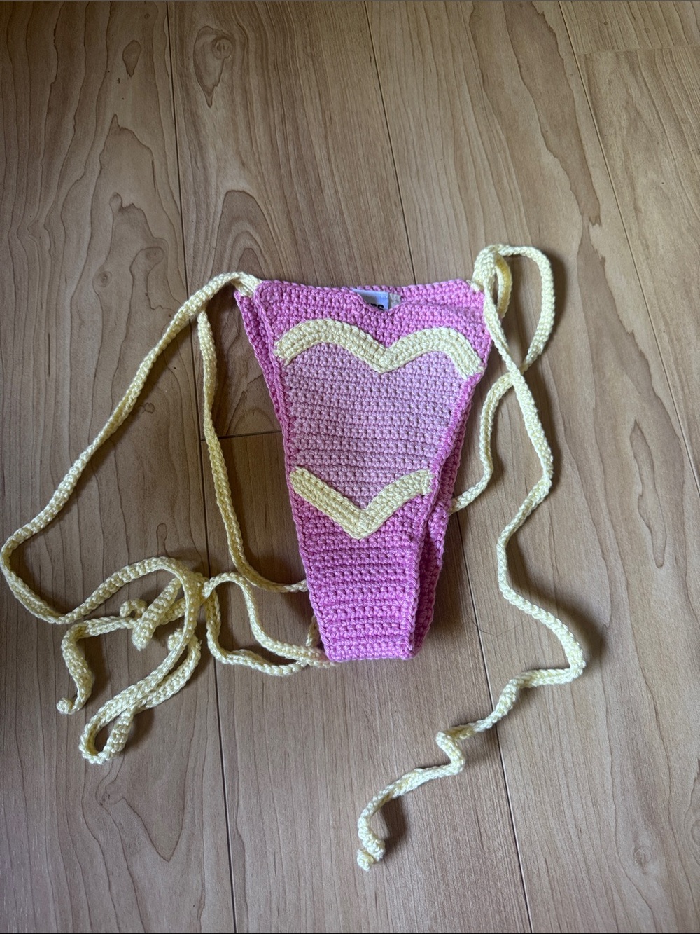 Heart crochet-knit bikini bottoms